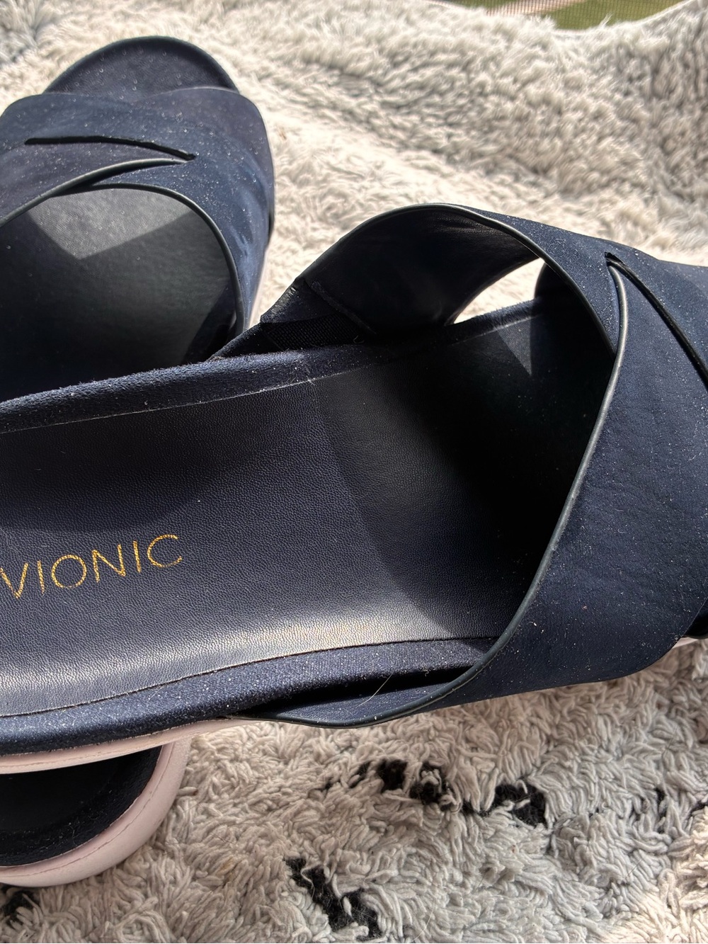 Vionic Slide Sandals Size 9.5 - Picture 3 of 6